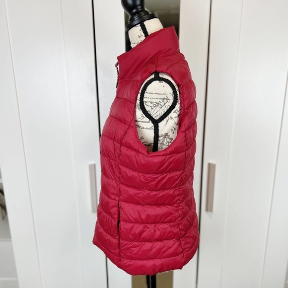 GAP Red Quilted Vest - Picture 4 of 10